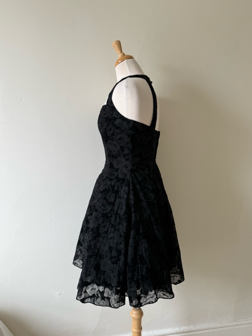 90s Vintage Black Floral Fit-and-Flare Halter Dress - Picture 3 of 10
